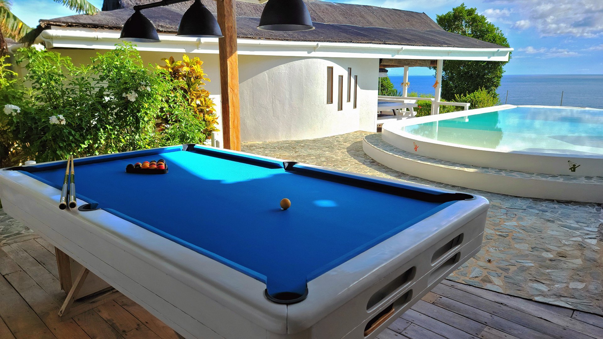 Kawayan Holiday Resort Billiard Restaurant