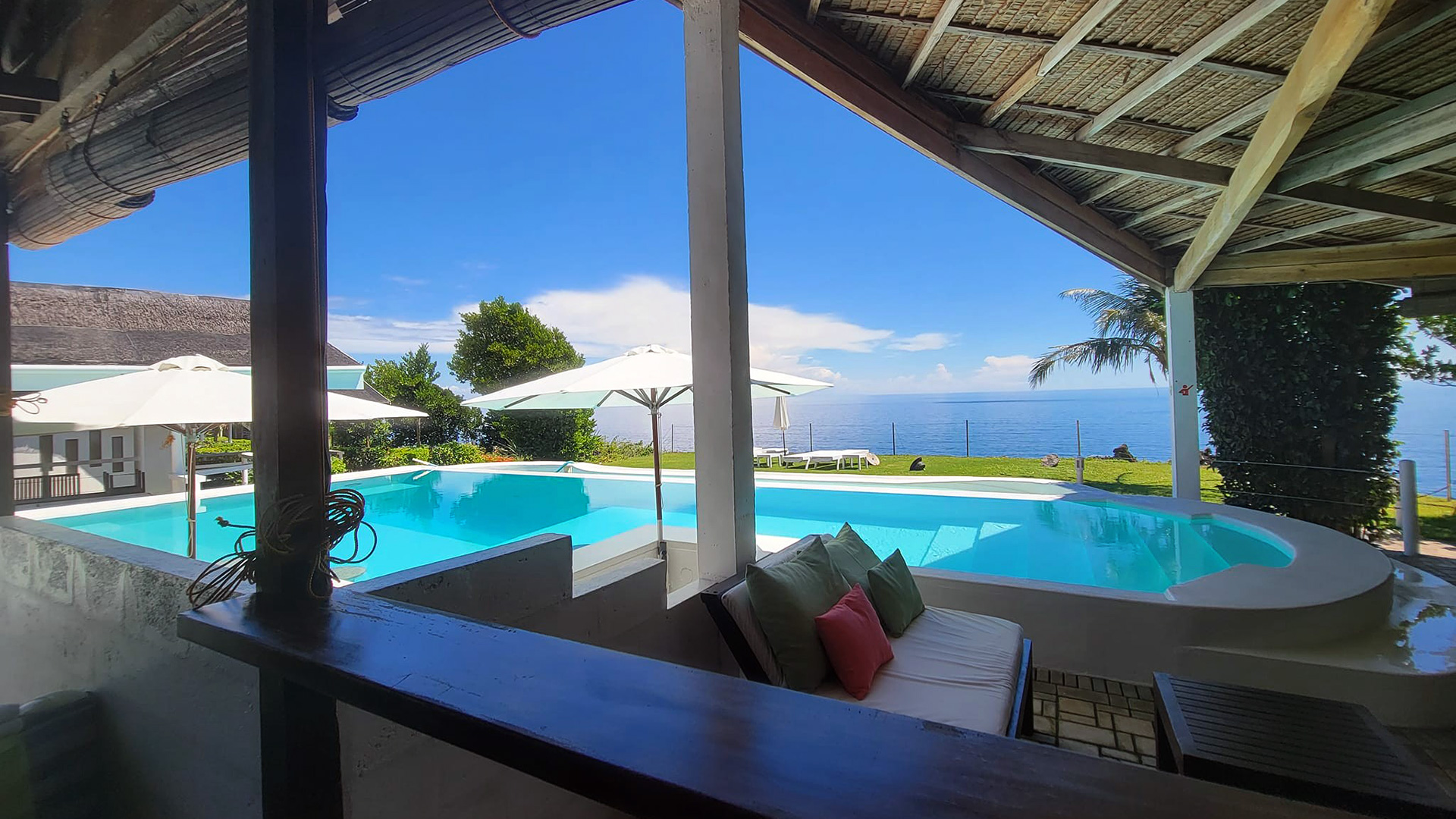 Pool Lounge Kawayan Holiday Resort Siquijor